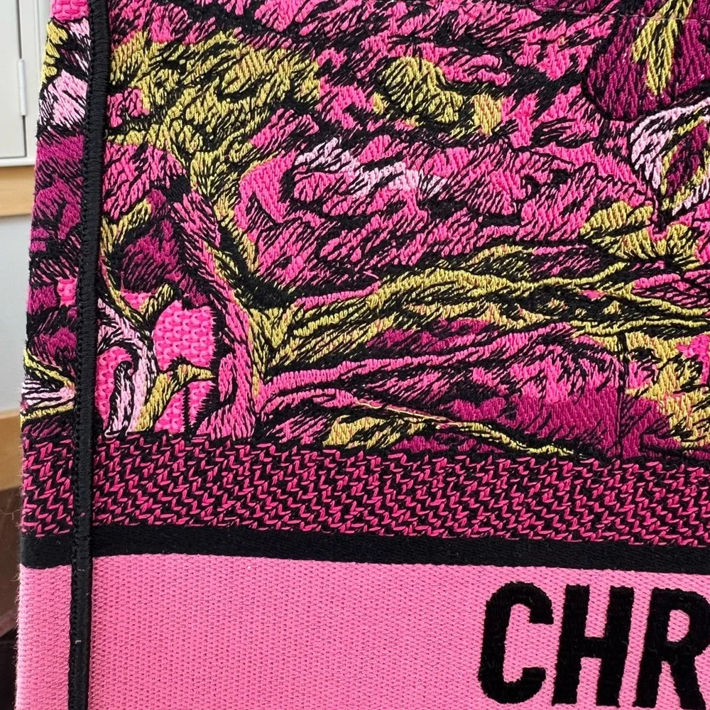 ⭐️RARE⭐️Christian Dior Large Book Tote Embroidered Fuschia Ltd. Edition FULL SET - Picture 11 of 17